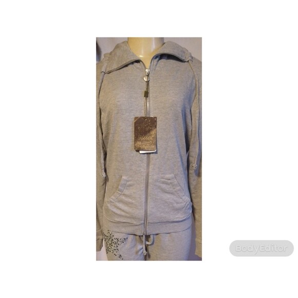 Gray Sweatsuit With Star L - Picture 3 of 6